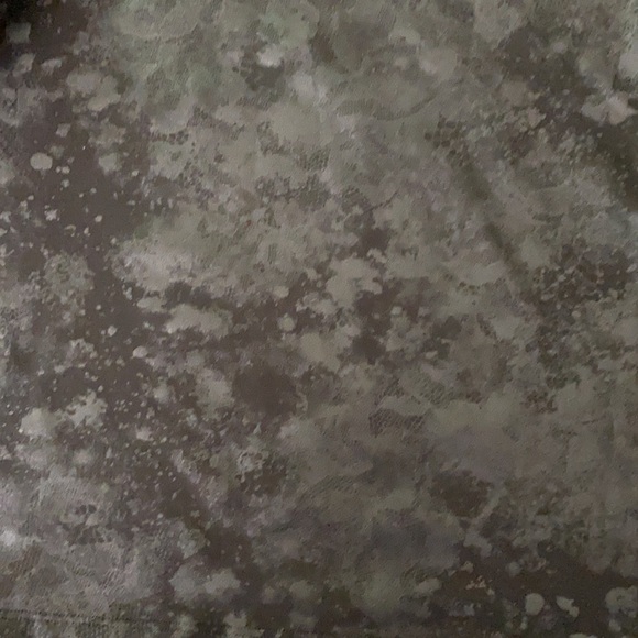 Athleta Shanti Black/Gray Misty Lace Print Racerback Tank In Women’s Size S - Picture 3 of 4